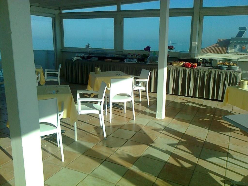 Hotel L'Approdo Anzio Exterior foto