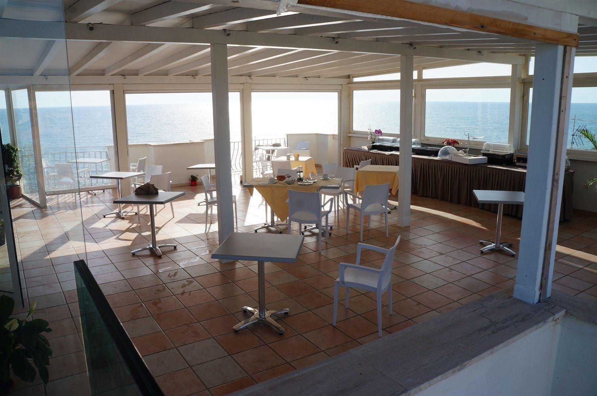 Hotel L'Approdo Anzio Exterior foto